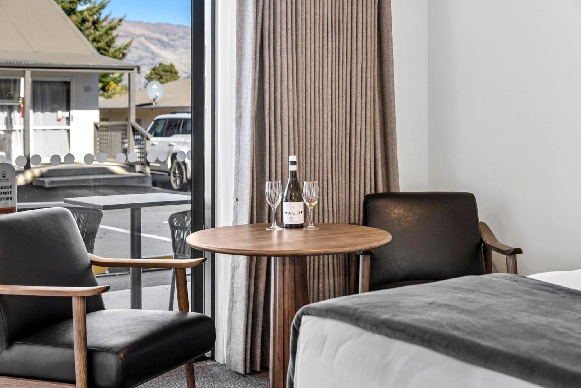 Archway & 4* Wanaka